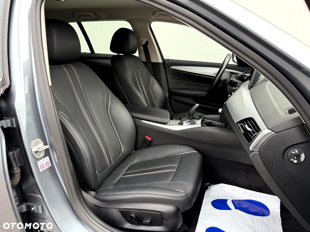 BMW Seria 5 520i - 27