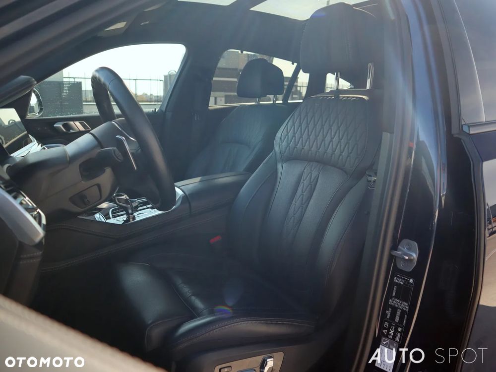 BMW X6 M50i - 18