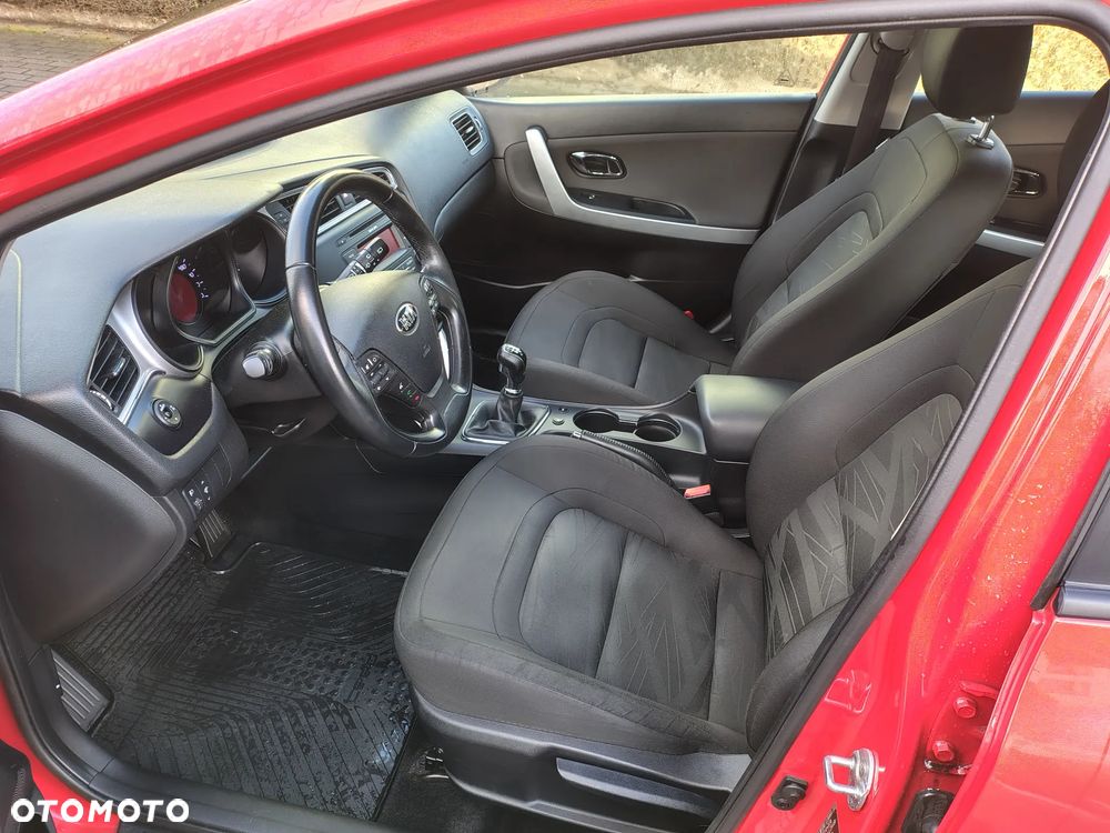 Kia Ceed 1.6 GDI ISG Dream-Team Edition - 17