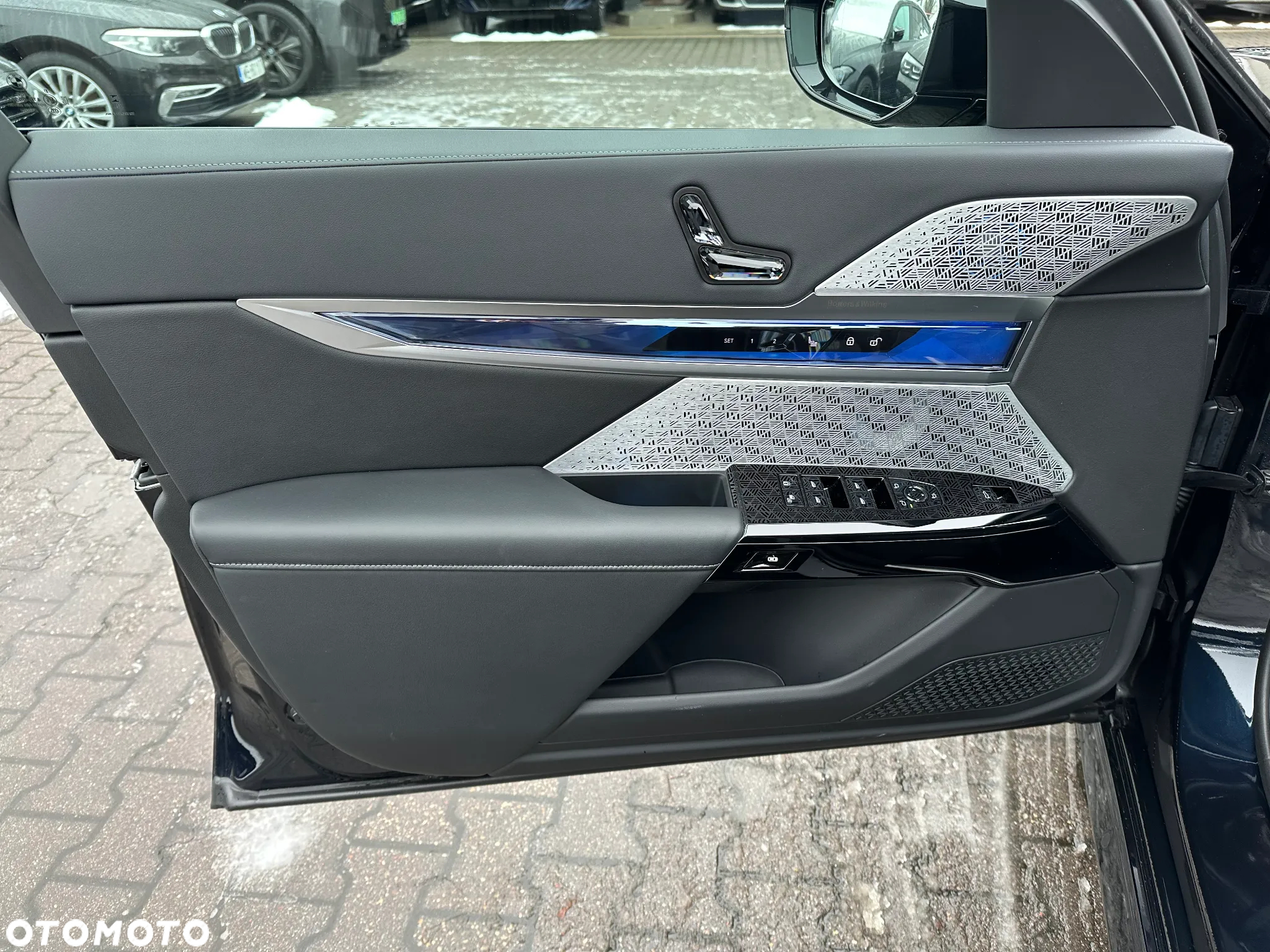 BMW i7 M70 xDrive - 10