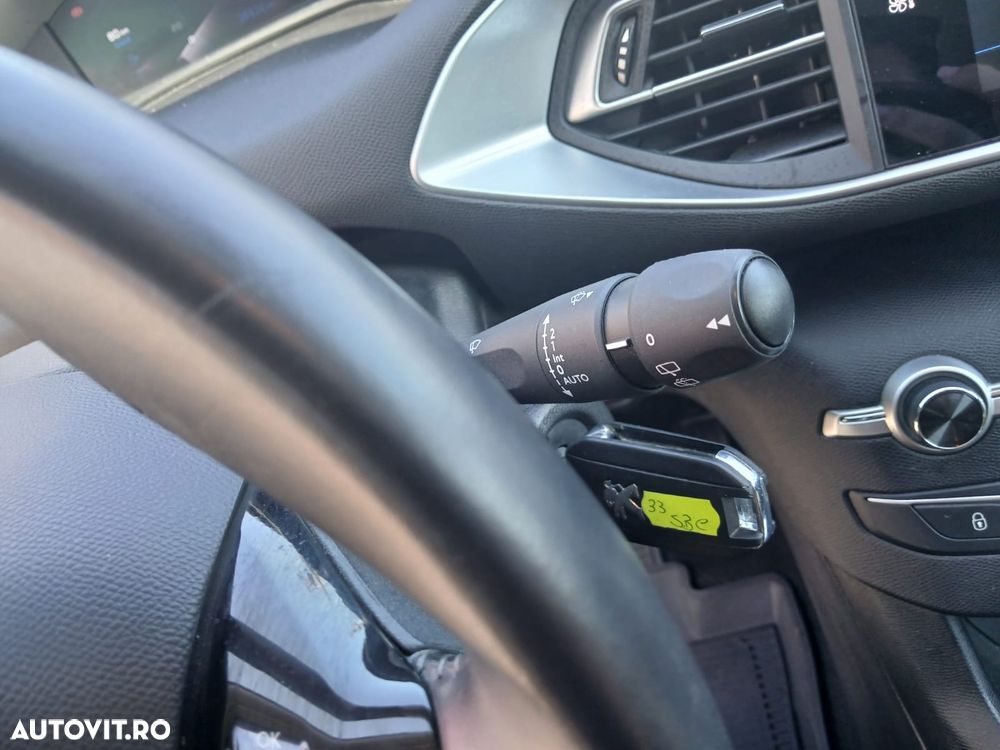 Peugeot 308 1.2L PureTech S&S BVM6 Active Pack - 19