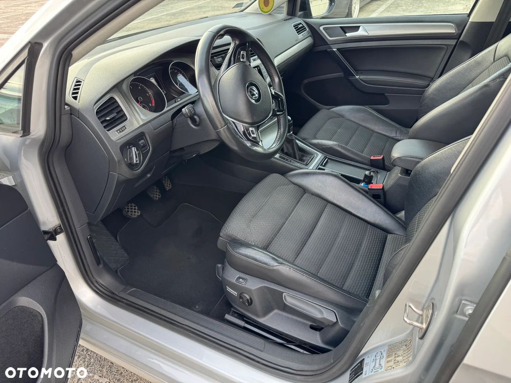 Volkswagen Golf 1.6 TDI BlueMotion Comfortline - 13