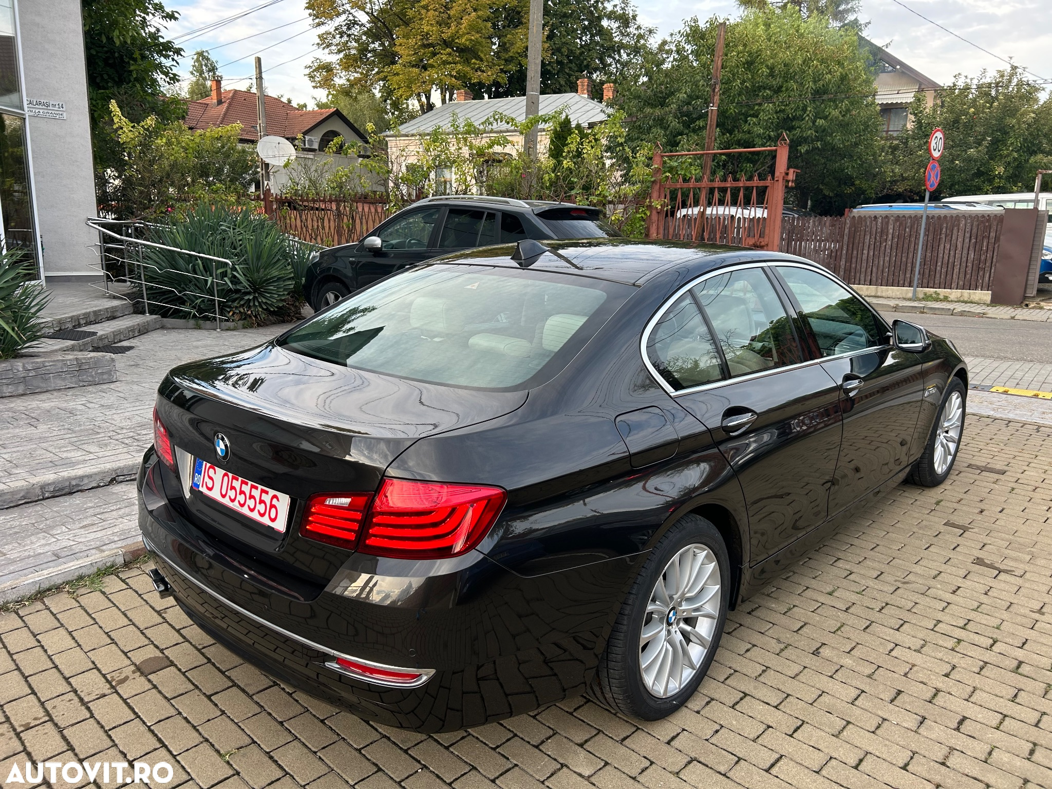 BMW Seria 5 520i Touring Aut. Luxury Line - 16