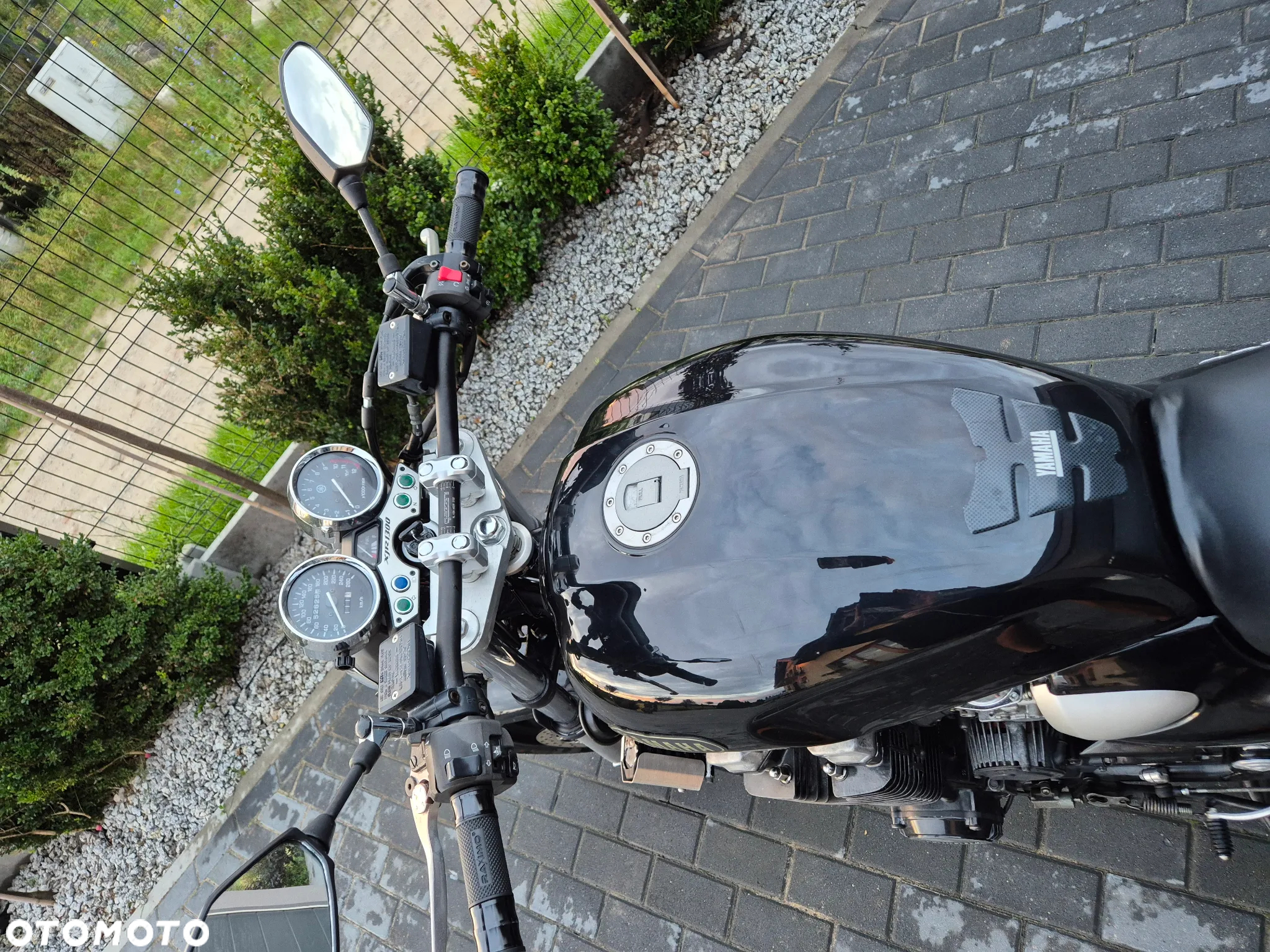 Yamaha XJR - 14