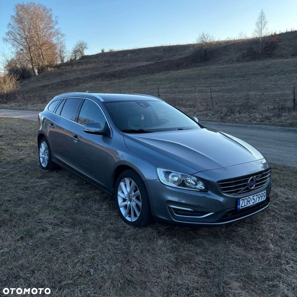 Volvo V60 D3 Summum - 2