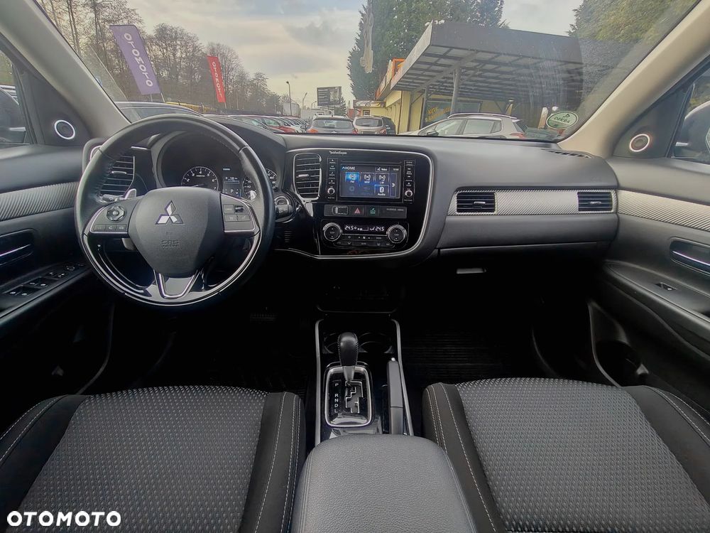 Mitsubishi Outlander 2.0 Intense 4WD CVT - 18