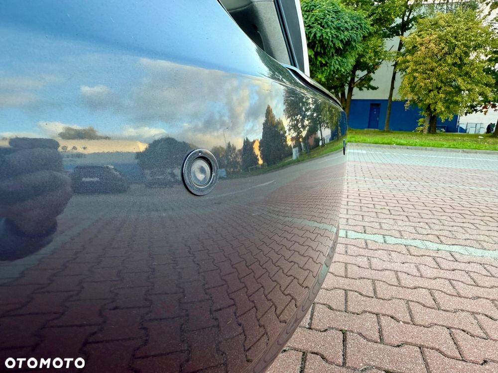 Toyota Prius (Hybrid) Life - 35