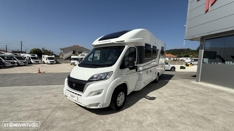 Adria Matrix 670 SC cama central e basculante - 38