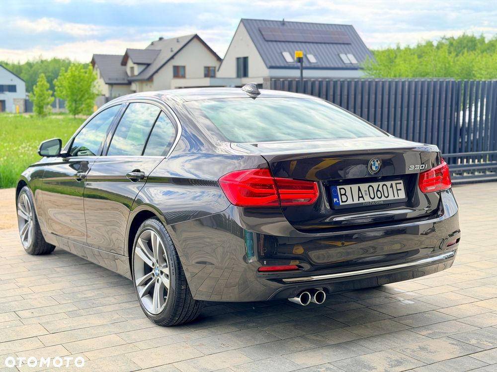 BMW Seria 3 330i Luxury Line - 8