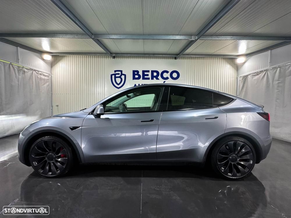 Tesla Model Y Performance Dual Motor AWD - 12