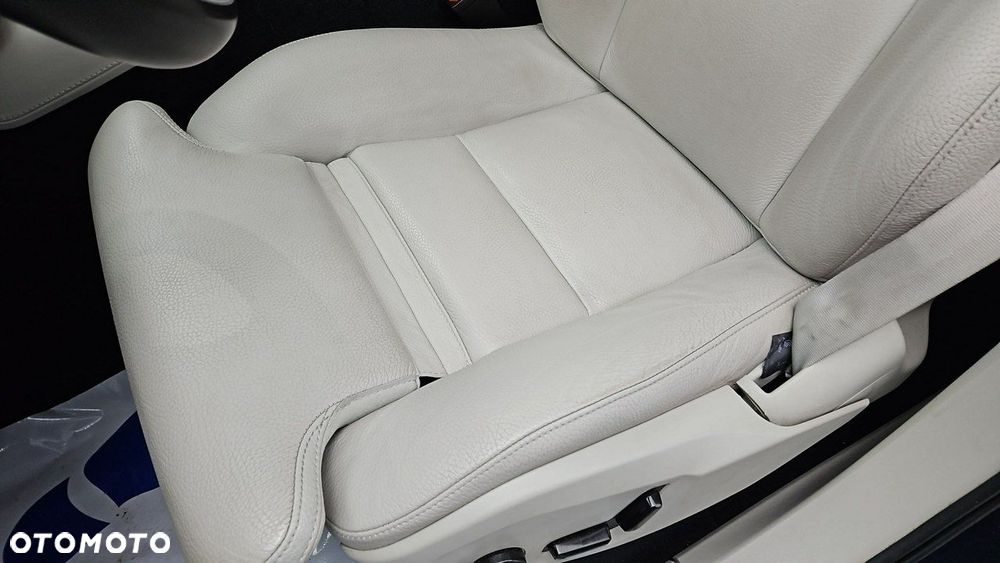 Volvo XC 90 B5 D AWD Plus Bright - 12