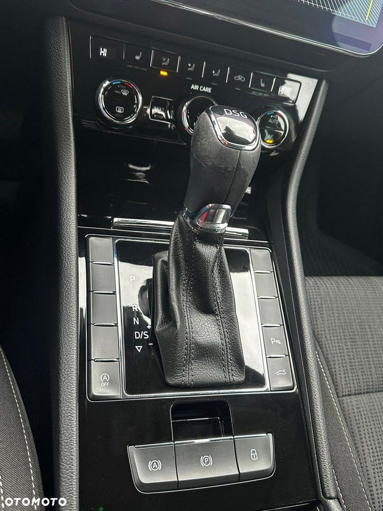 Skoda Superb 2.0 TDI DSG Ambition - 32