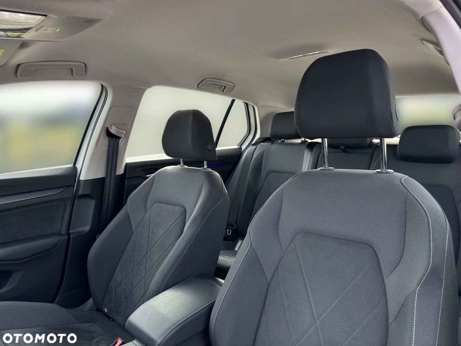 Volkswagen Golf - 12