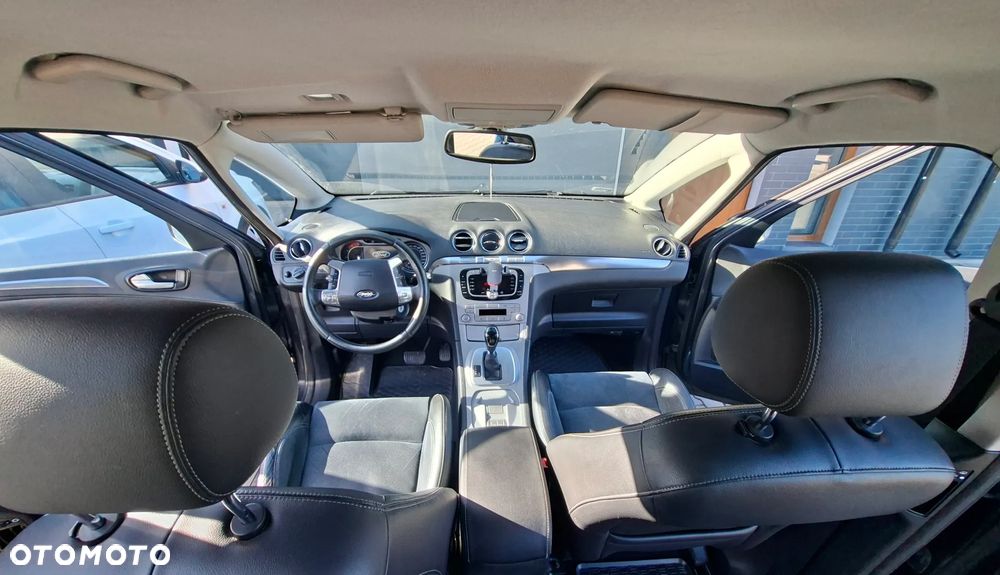 Ford S-Max - 16