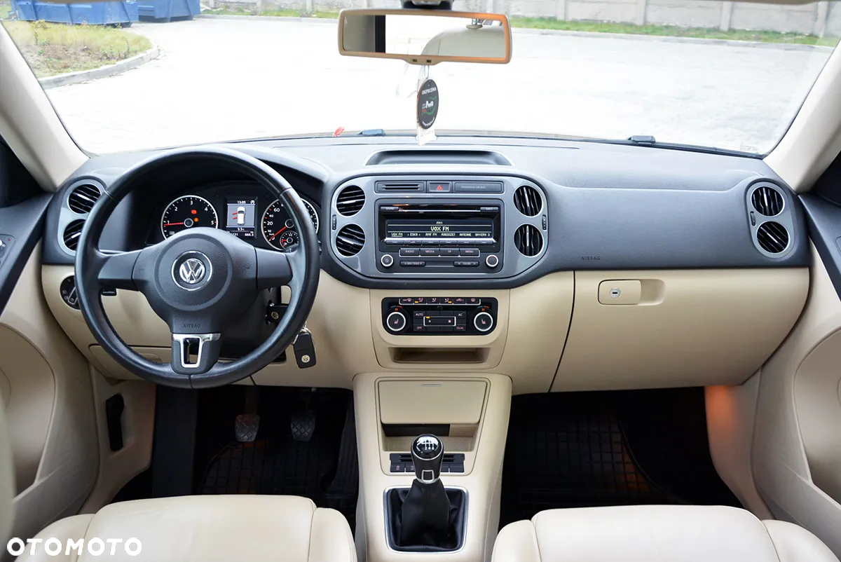 Volkswagen Tiguan 2.0 TDI DPF BlueMotion Technology Exclusive - 22