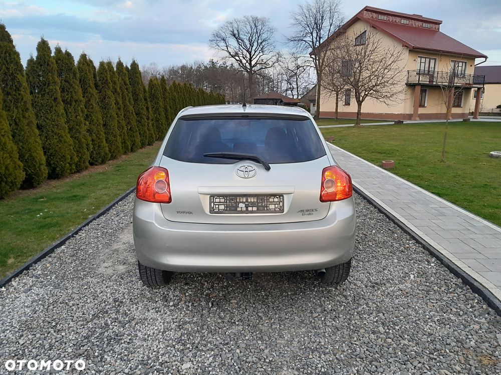 Toyota Auris - 4