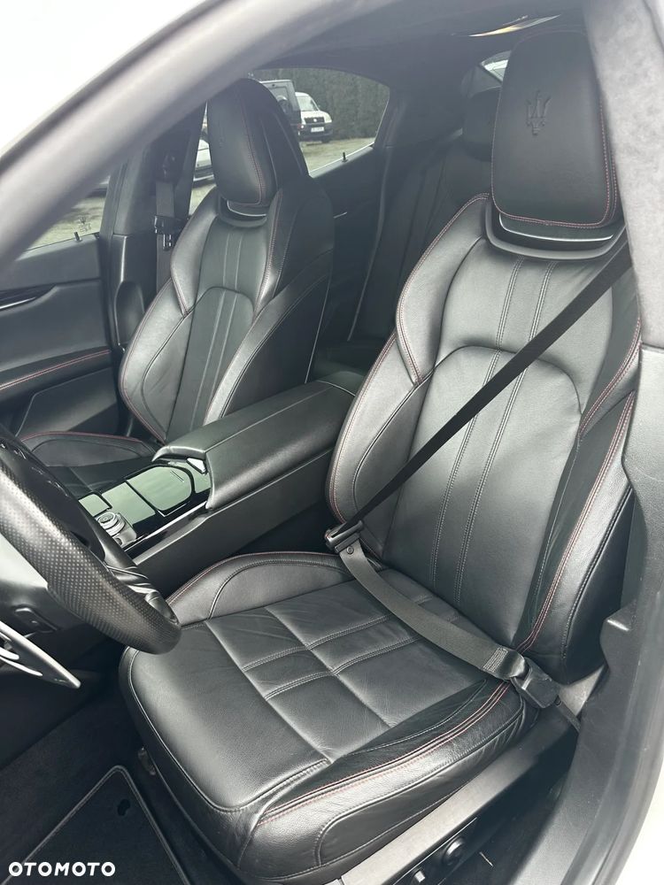 Maserati Ghibli - 12