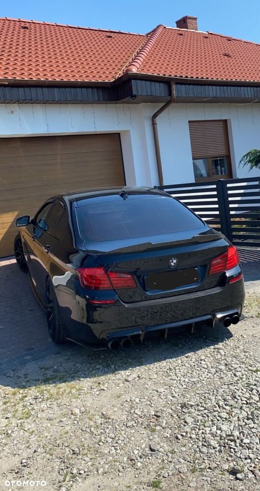 BMW Seria 5 550i - 6