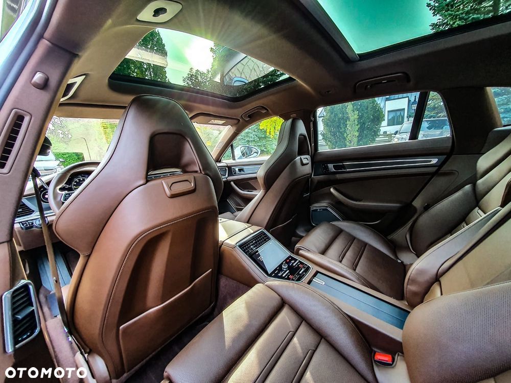 Porsche Panamera - 16