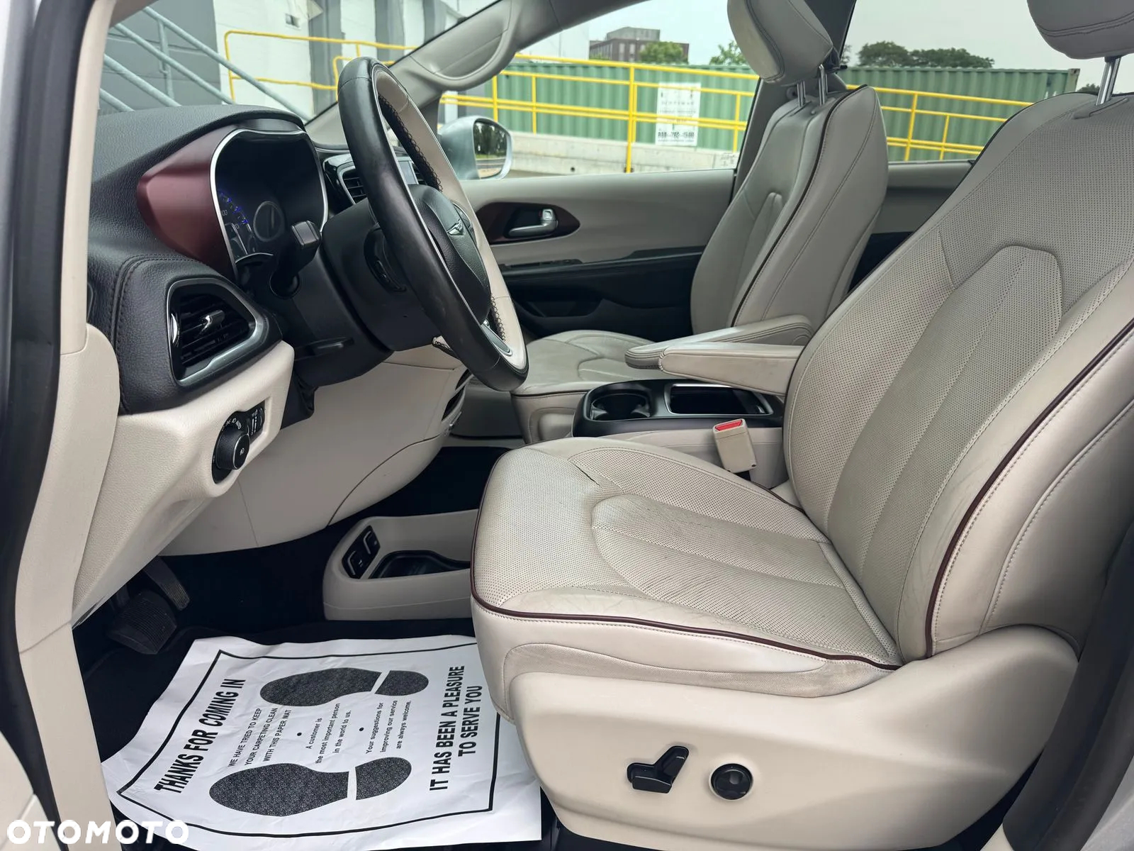 Chrysler Pacifica - 6