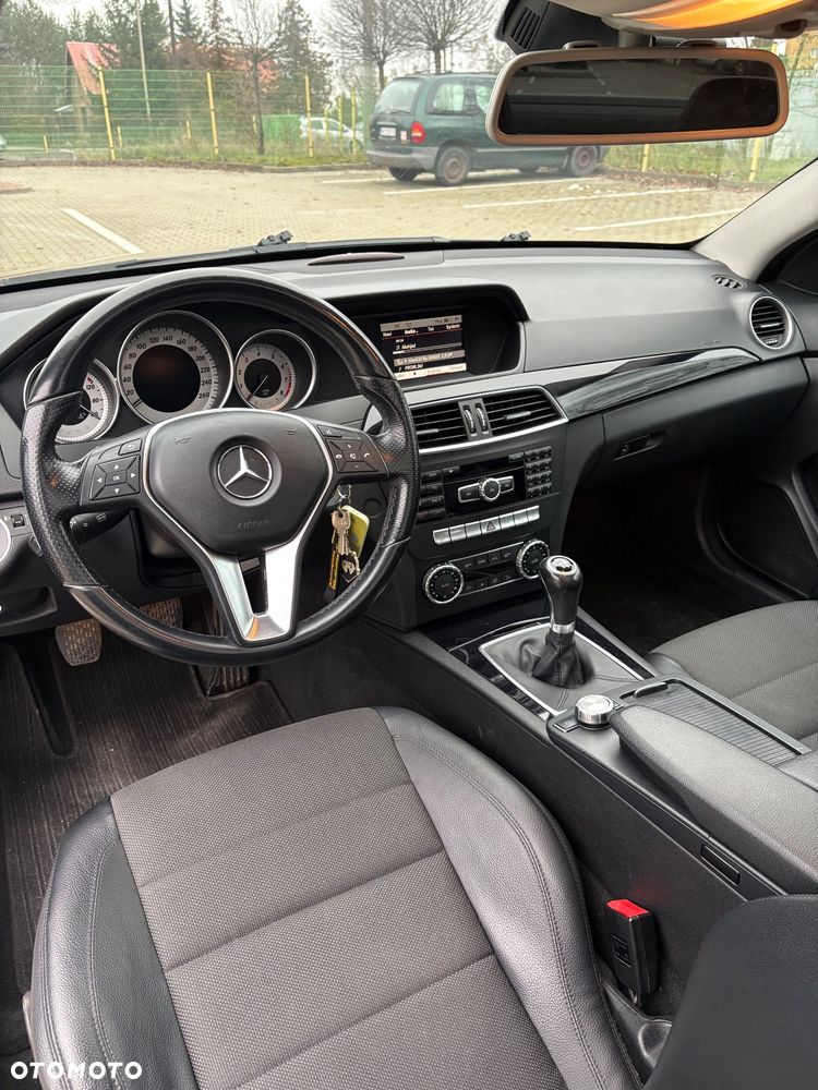 Mercedes-Benz Klasa C 180 CGI BlueEFFICIENCY - 15