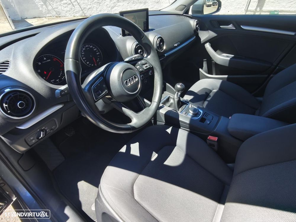 Audi A3 Sportback 1.6 TDI Design - 22
