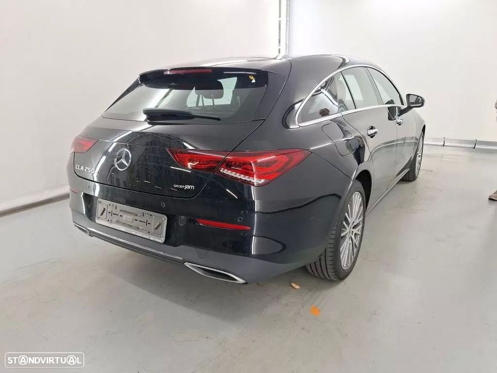 Mercedes-Benz CLA 250 e Shooting Brake Style Plus - 3