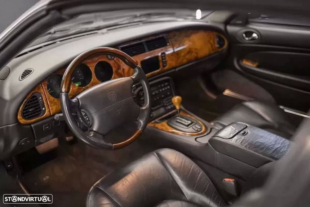 Jaguar XK XKR 4.0 Convertible - 10