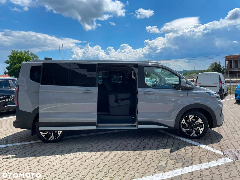 Ford Tourneo Custom - 10