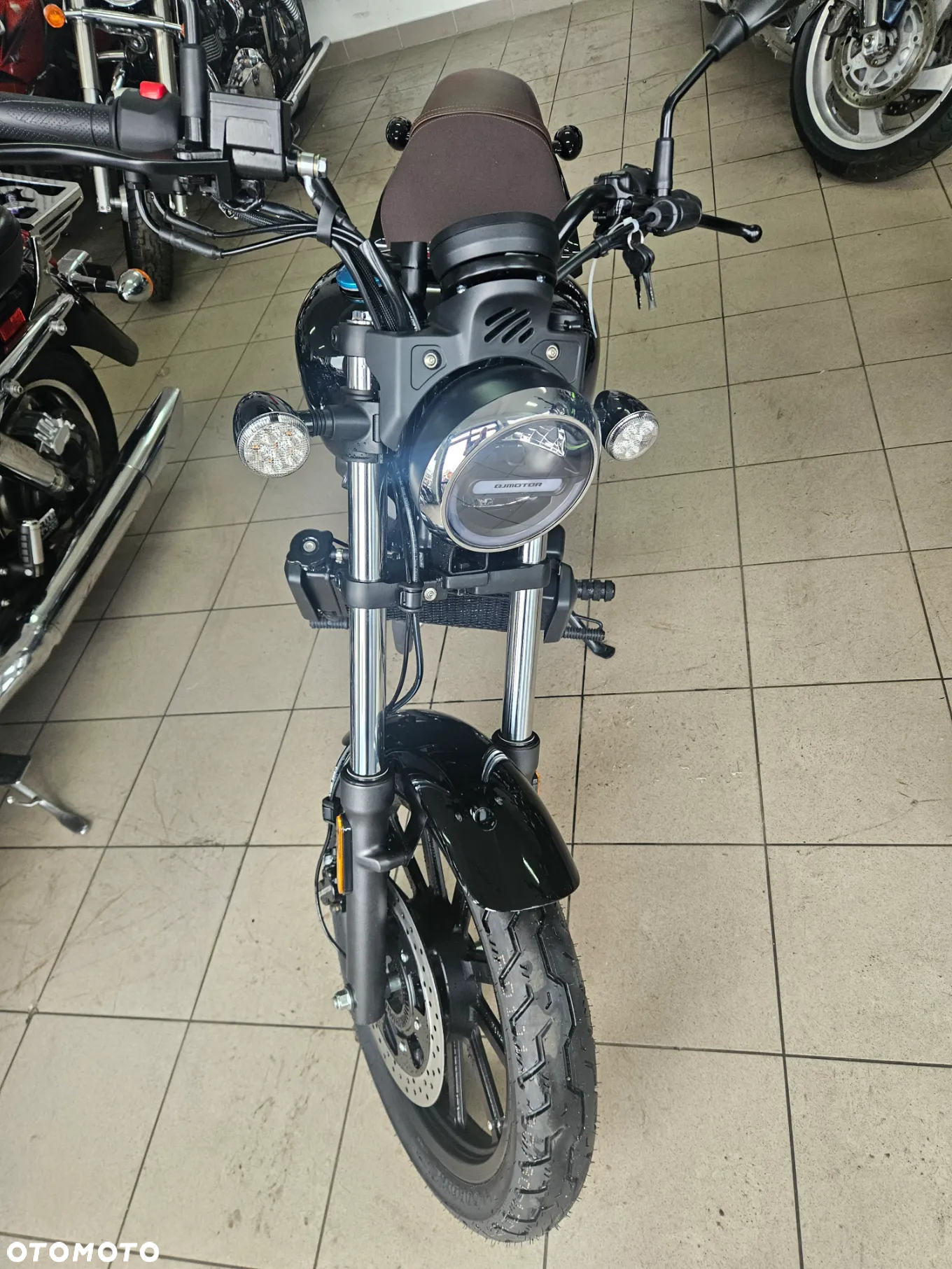 QJMOTOR SRV 125 - 3
