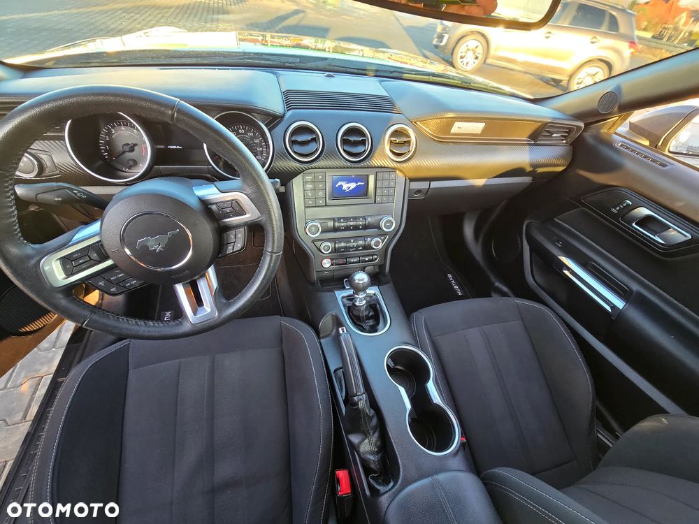 Ford Mustang - 5