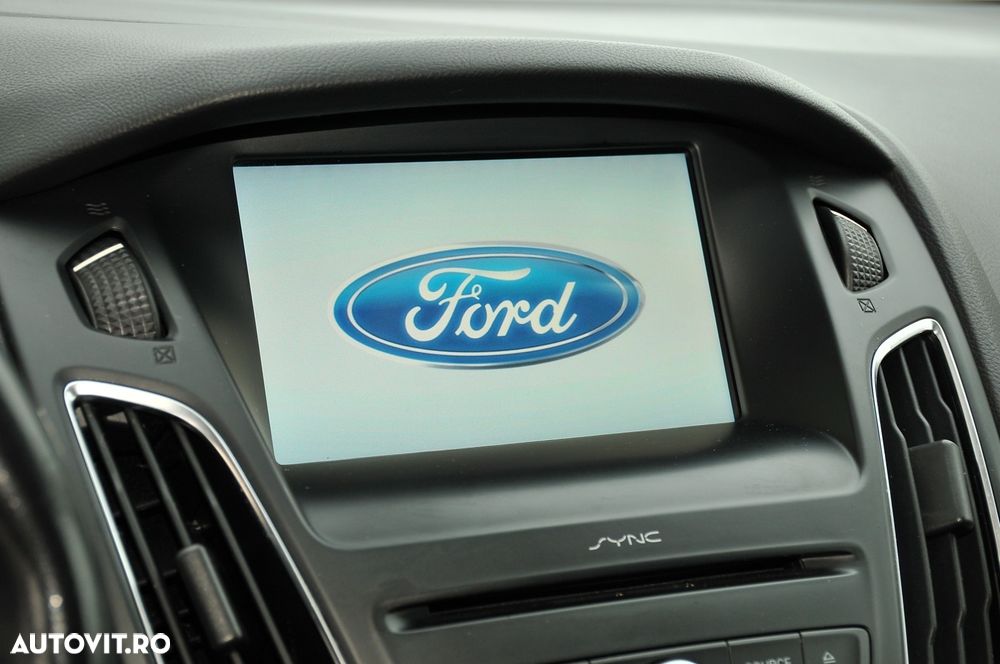 Ford Focus Turnier 1.5 EcoBlue Start-Stopp-System ST-LINE STYLE - 14