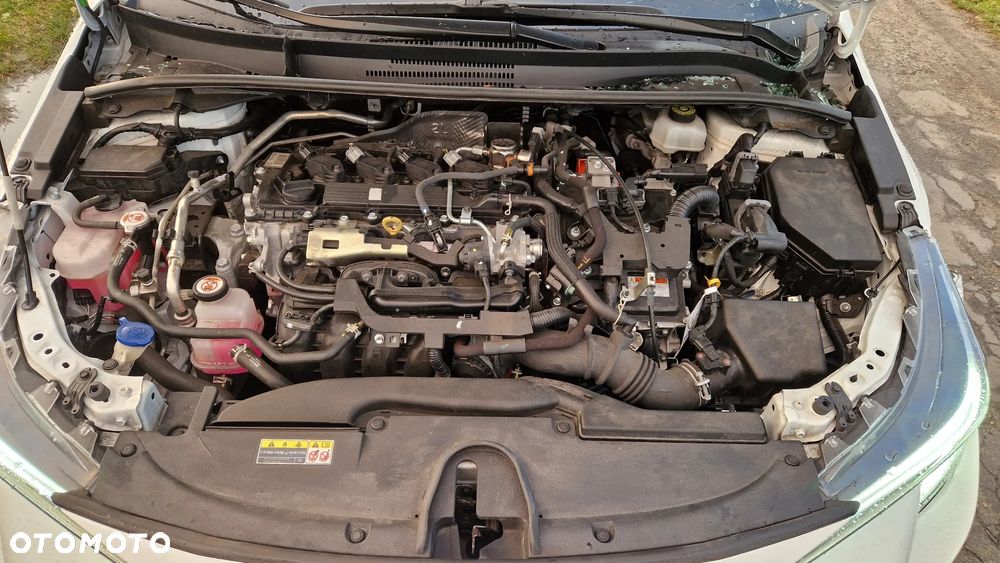 Toyota Corolla 2.0 Hybrid Touring Sports Team Deutschland - 11