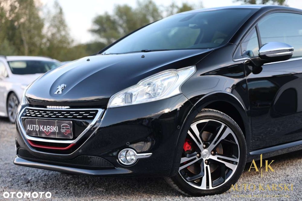 Peugeot 208 - 8