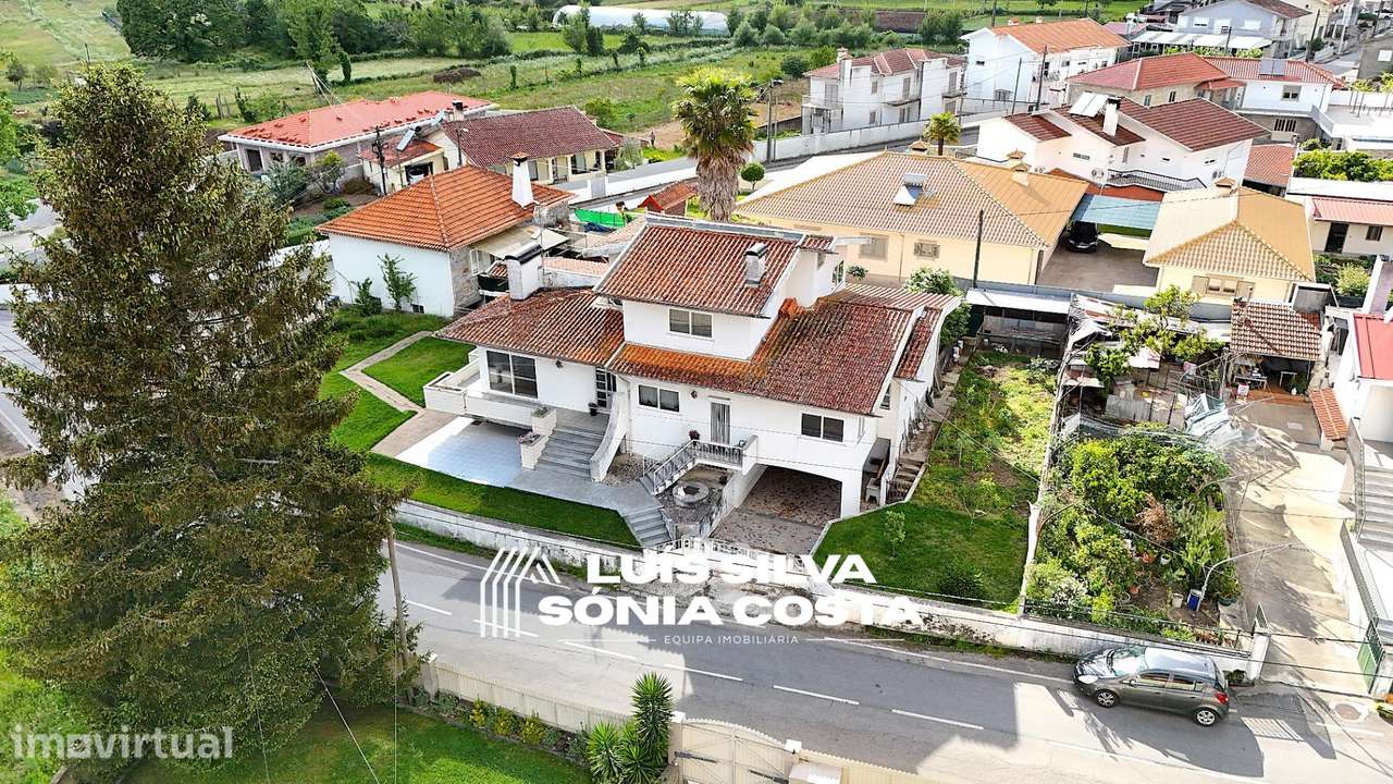 Moradia T3 Independente c/ Jardim & Excelente Espaço Exterior –... - Grande imagem: 2/47