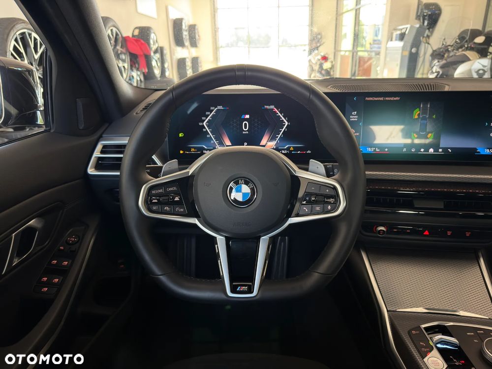 BMW Seria 3 330i xDrive M Sport - 18
