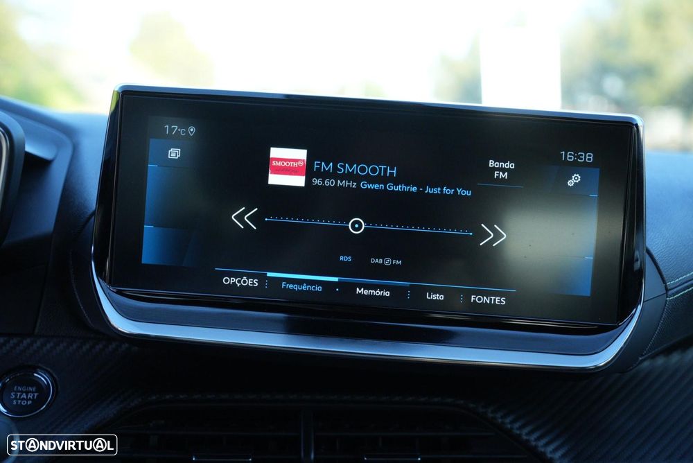 Peugeot 2008 1.2 PureTech GT EAT8 - 24