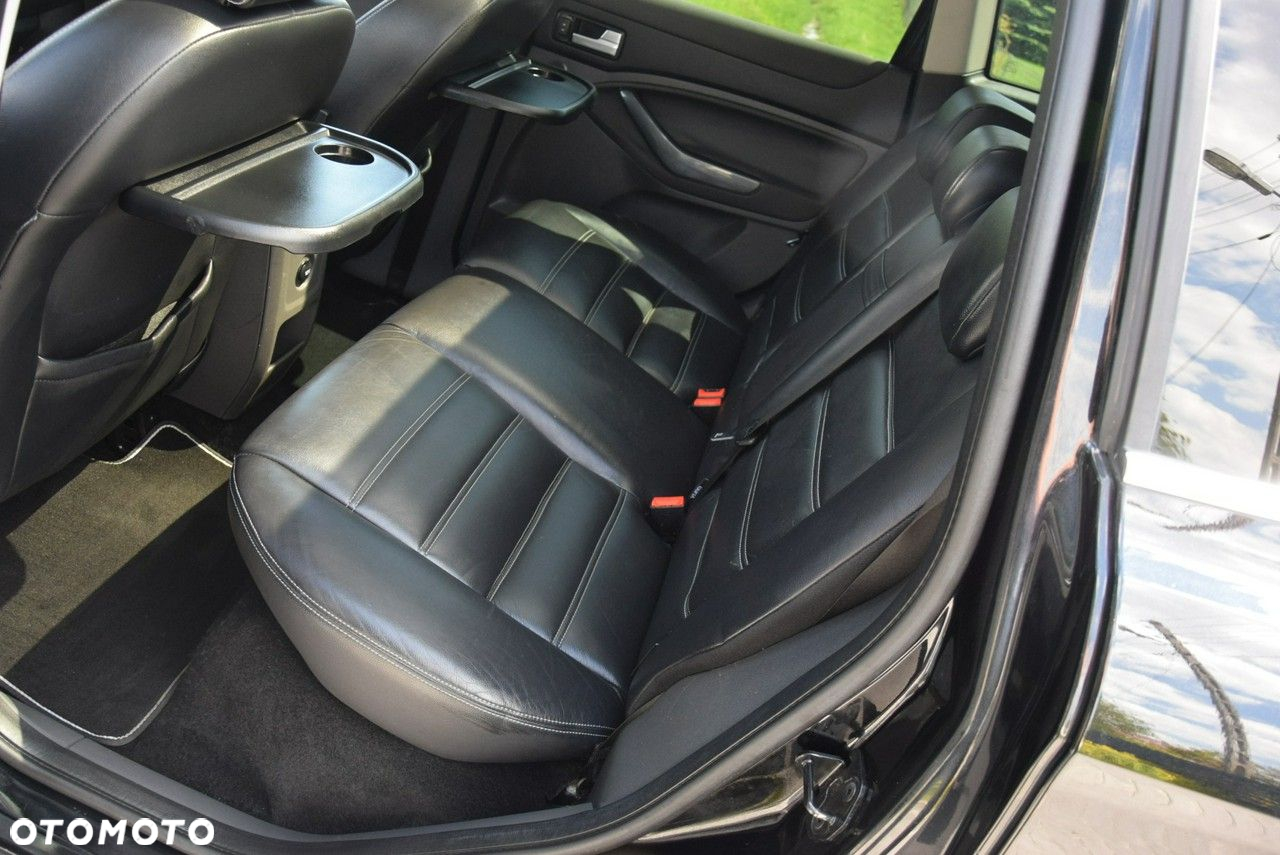 Ford Kuga 2.0 TDCi 2x4 Titanium - 19