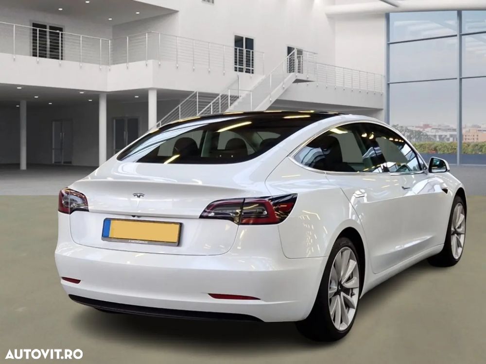 Tesla Model 3 Standard Reichweite Plus Hinterradantrieb - 3