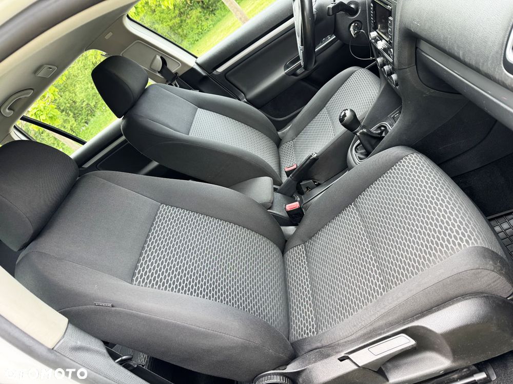 Volkswagen Golf 1.6 TDI DPF BlueMotion - 36