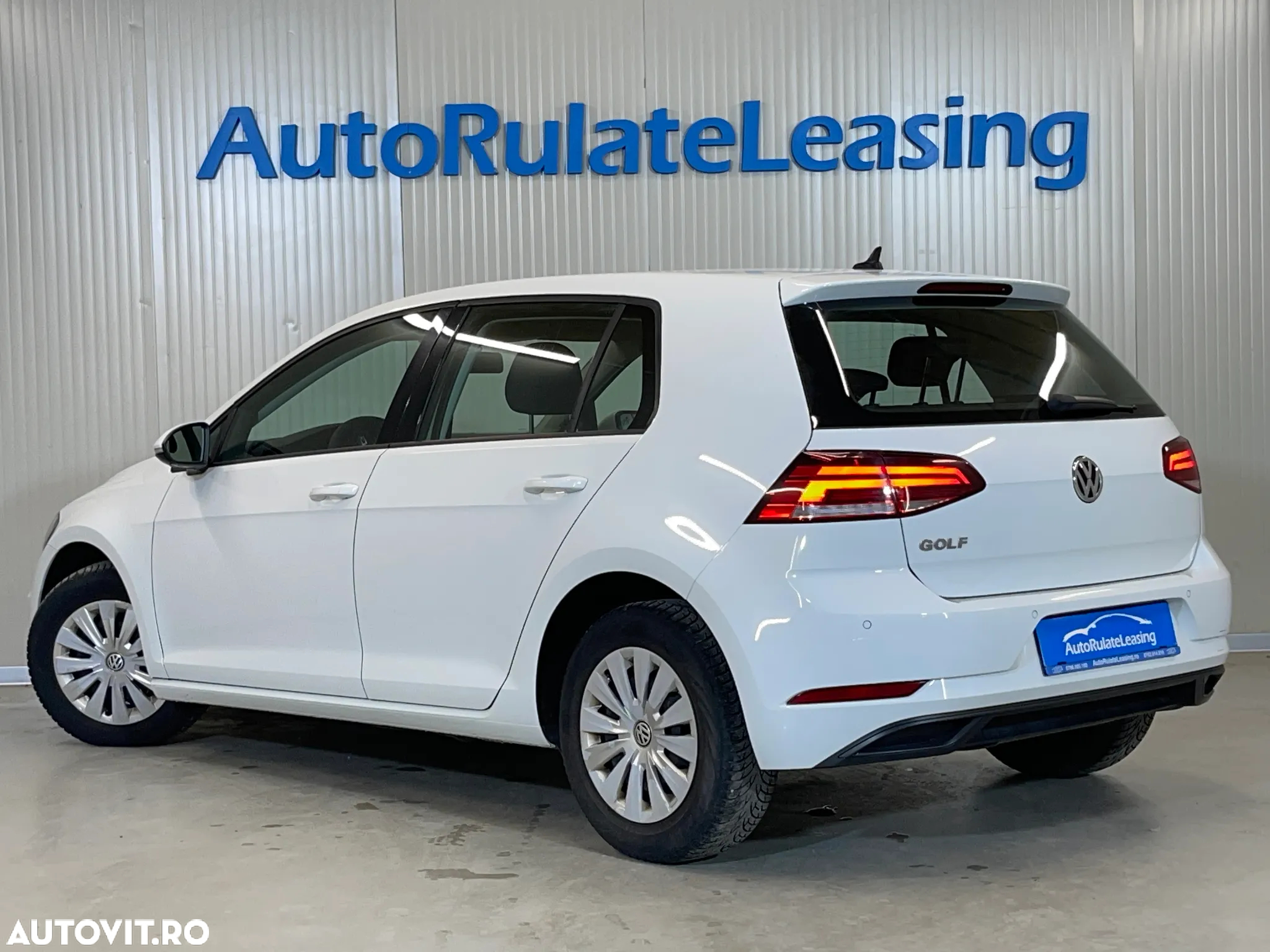 Volkswagen Golf 1.6 TDI Trendline - 4
