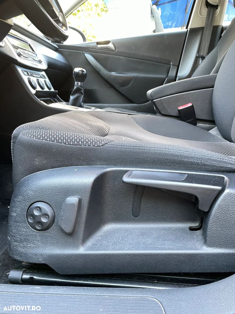 Volkswagen Passat - 4