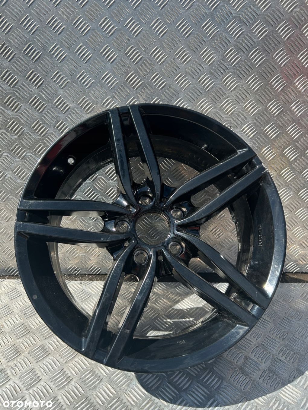 Felga AUTEC KBA 50985 8Jx18 ET30 5x120 - 1