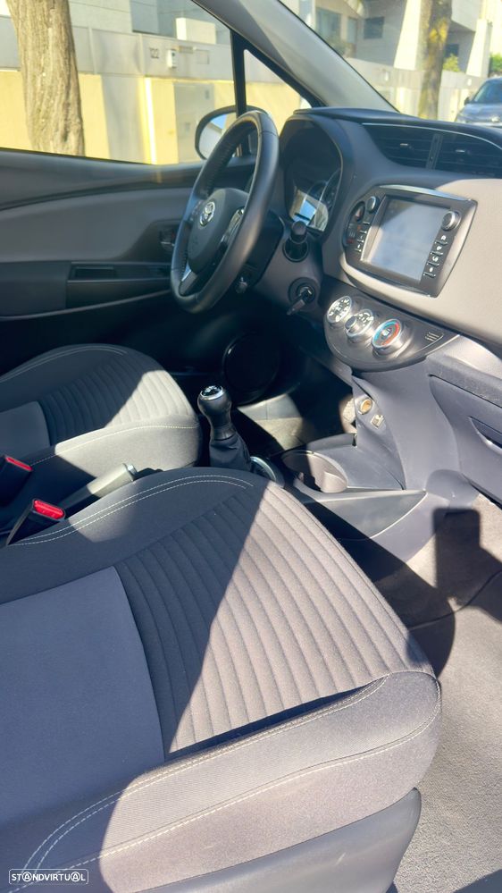Toyota Yaris 1.0 VVT-i Y20 Club - 17