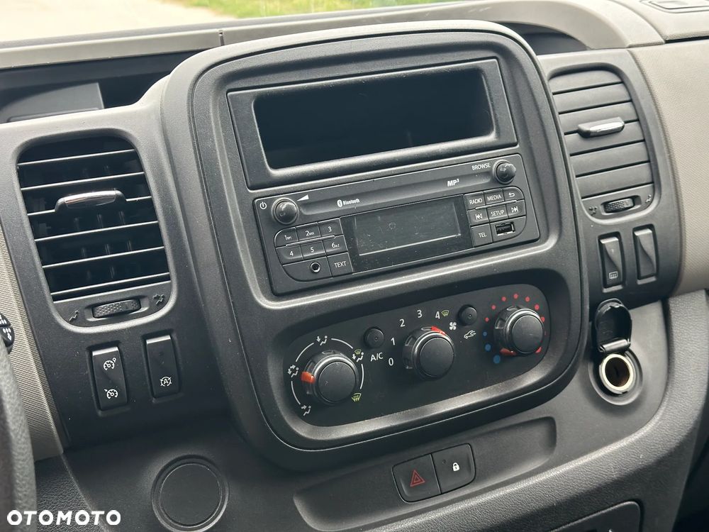 Renault Trafic - 12