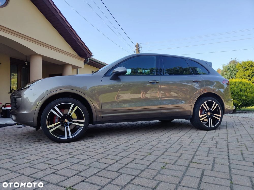Porsche Cayenne Platinum Edition - 11