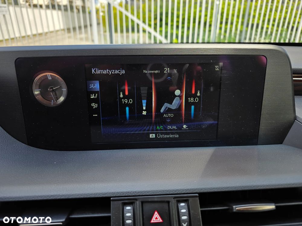 Lexus ES 300h Prestige - 16
