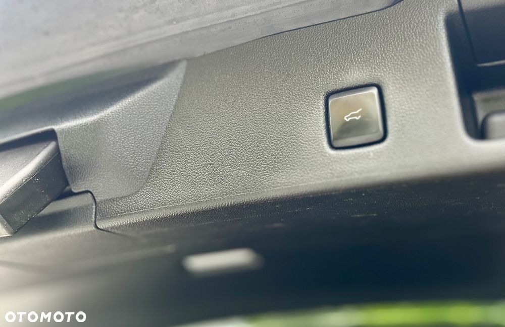 Ford Kuga 2.5 FHEV FWD Titanium X - 18