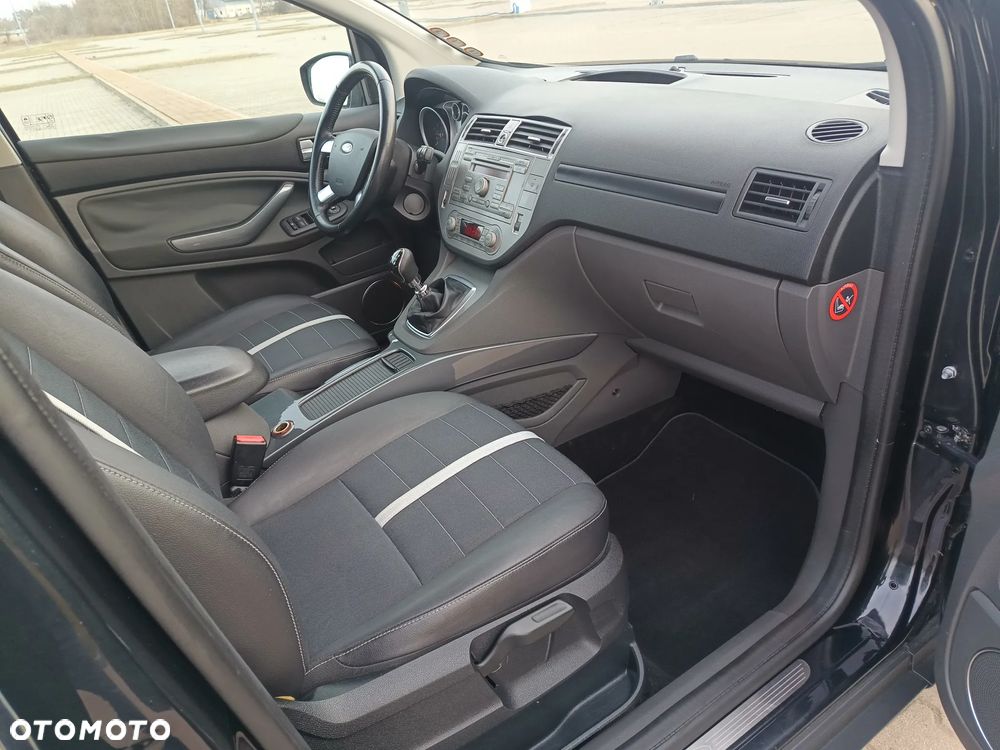 Ford Kuga 2.0 TDCi 2x4 Titanium - 15