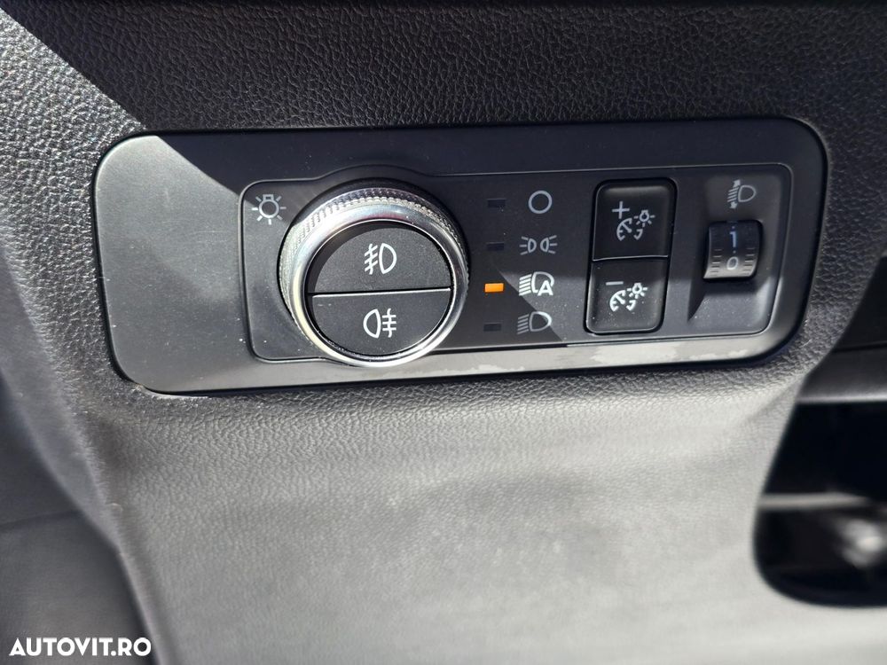 Ford Kuga 2.5 Duratec FHEV 4x4 ST-LINE - 10